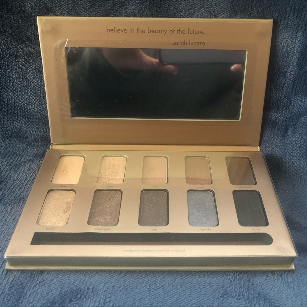 USED Stila In The Light Eye Shadow Palette Eyeshadow